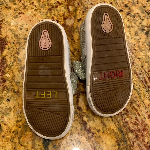 Stride Rite Size 7 Toddler Shoe - Picture 7 of 7